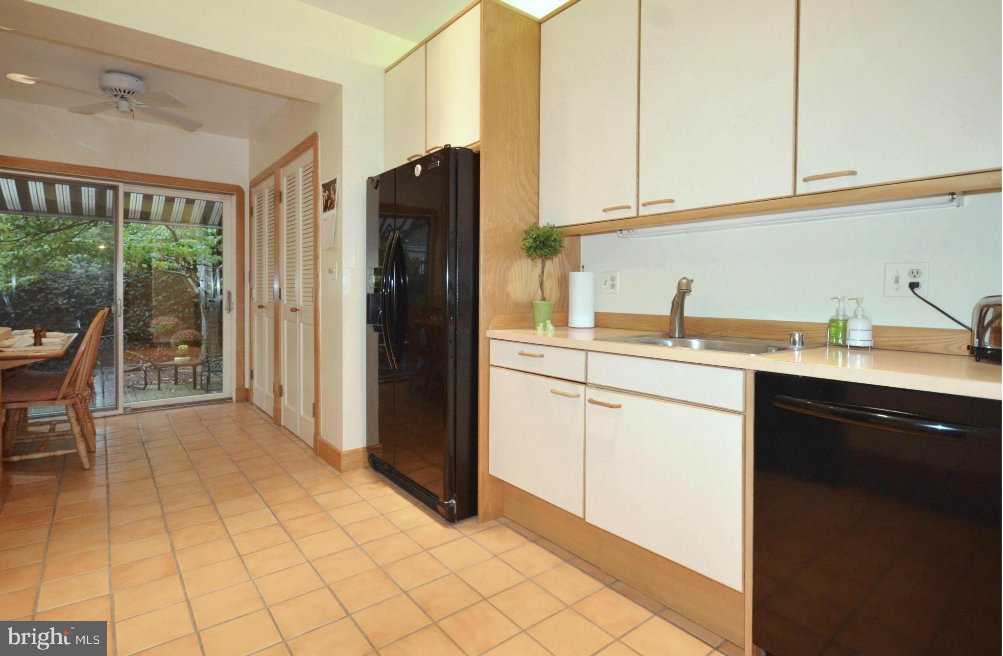4314 Roland Avenue Baltimore, MD 21210 - Photo 14 of 30 Kitchen