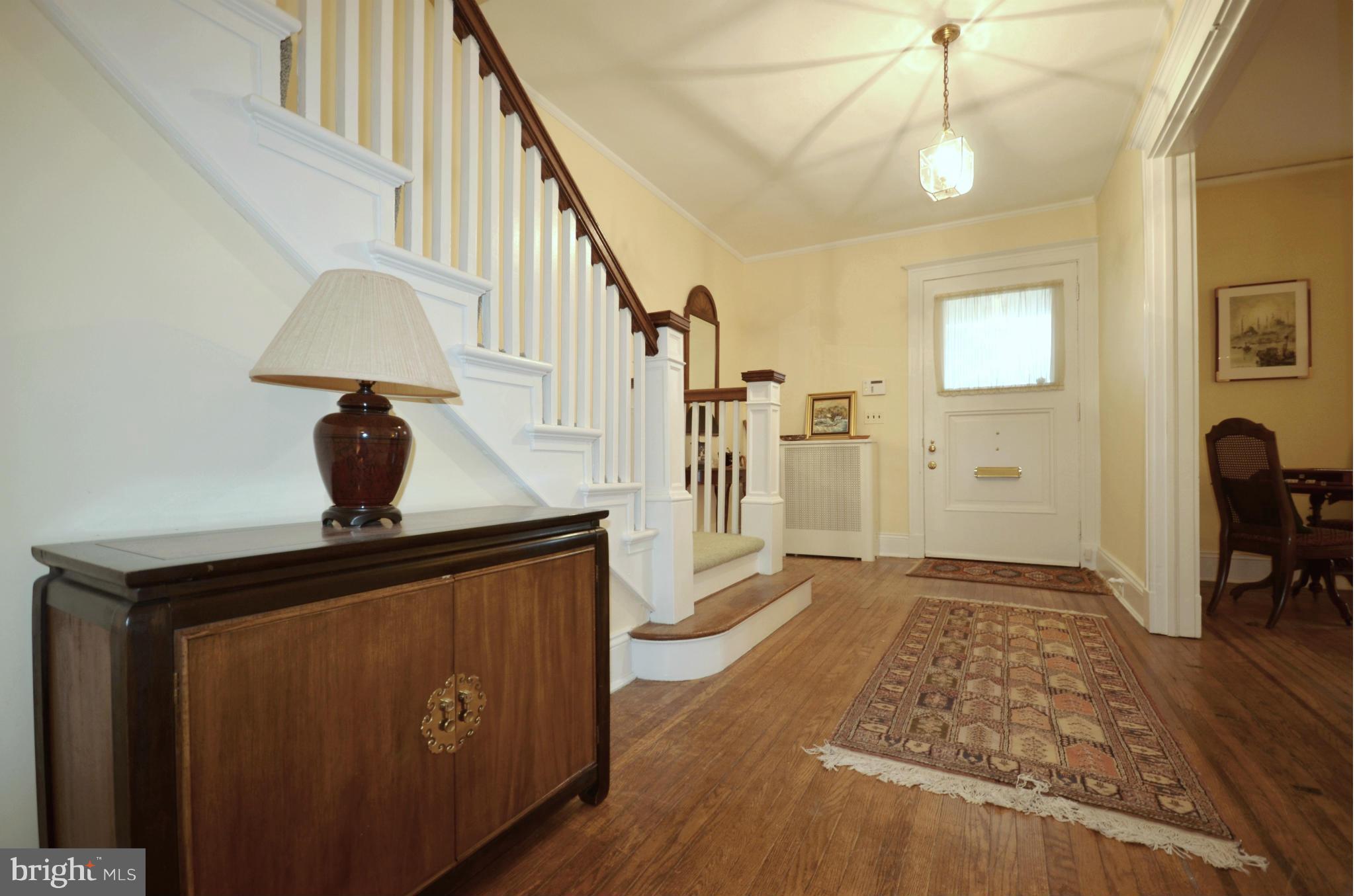 4314 Roland Avenue Baltimore, MD 21210 - Photo 4 of 30 Foyer