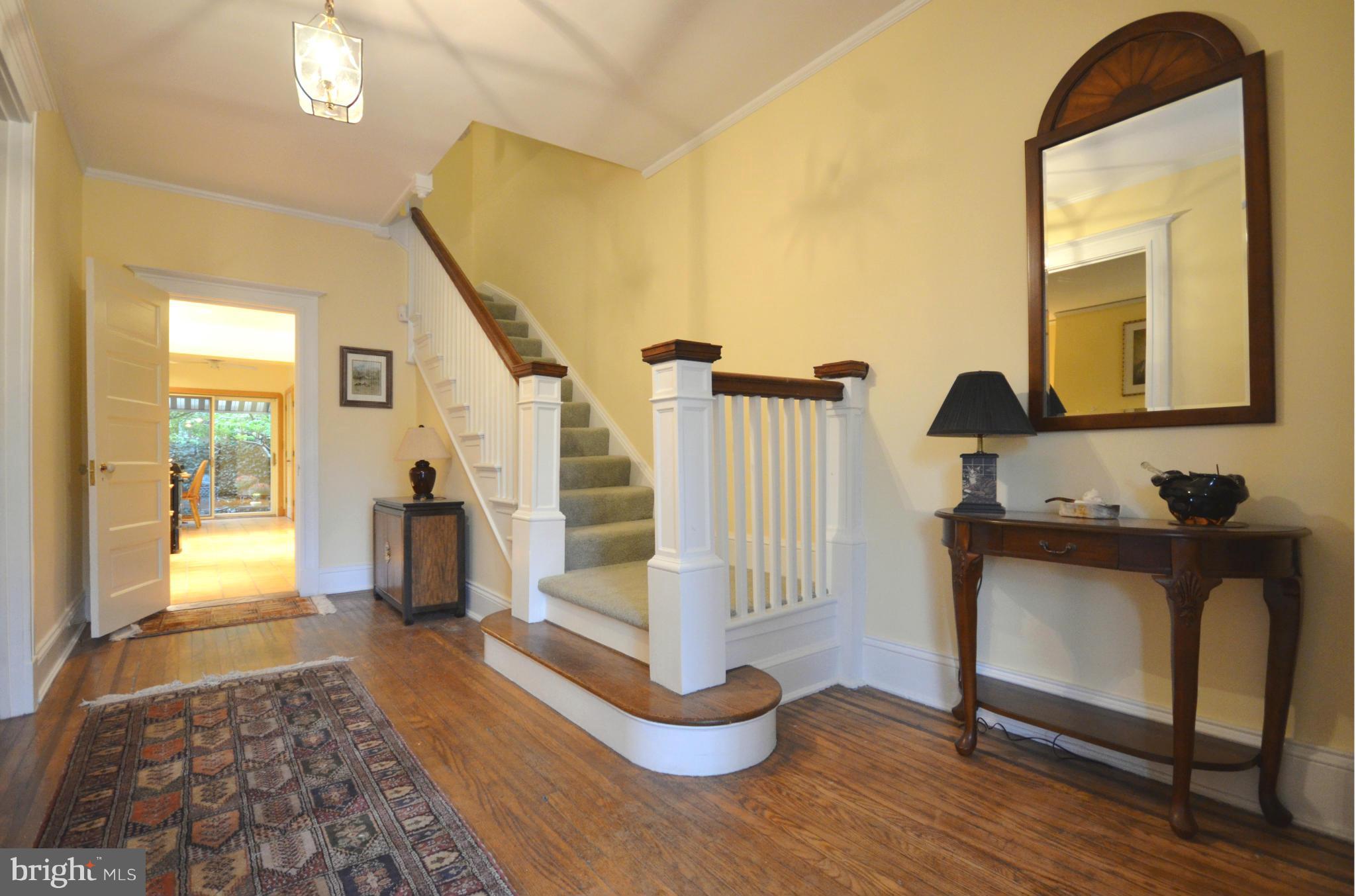 4314 Roland Avenue Baltimore, MD 21210 - Photo 5 of 30 Foyer