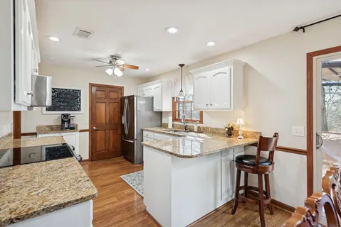 $449,900 | 140 Paradise Drive, Hendersonville, TN 37075