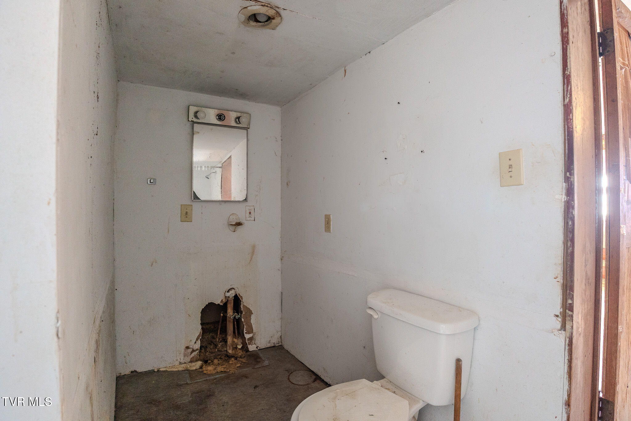 9549 Heiskell Road Heiskell, TN 37754 - Photo 10 of 18 10