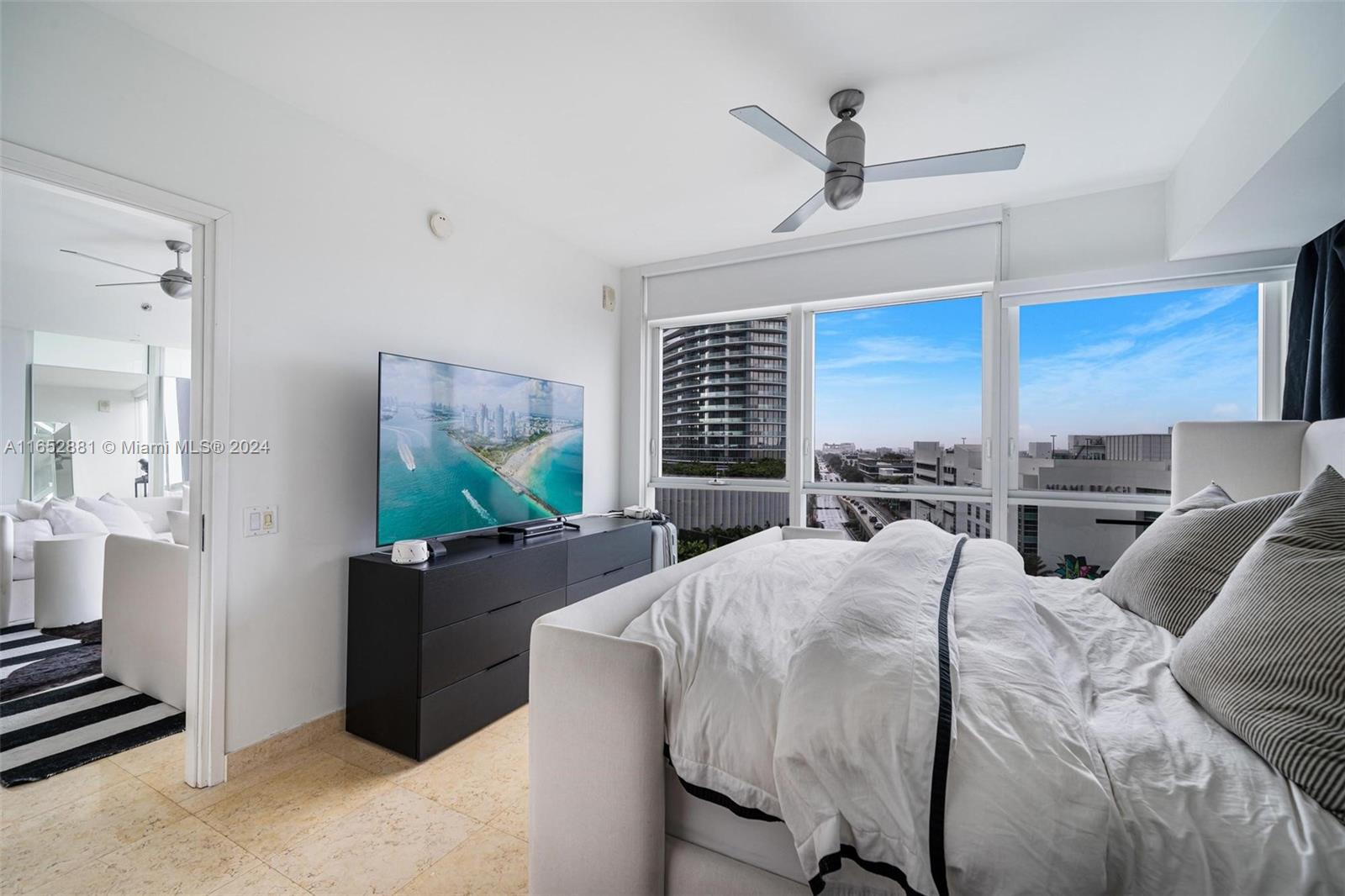 450 Alton Road, Unit 808 Miami Beach, FL 33139 - Photo 5 of 18 Gallery Image 5