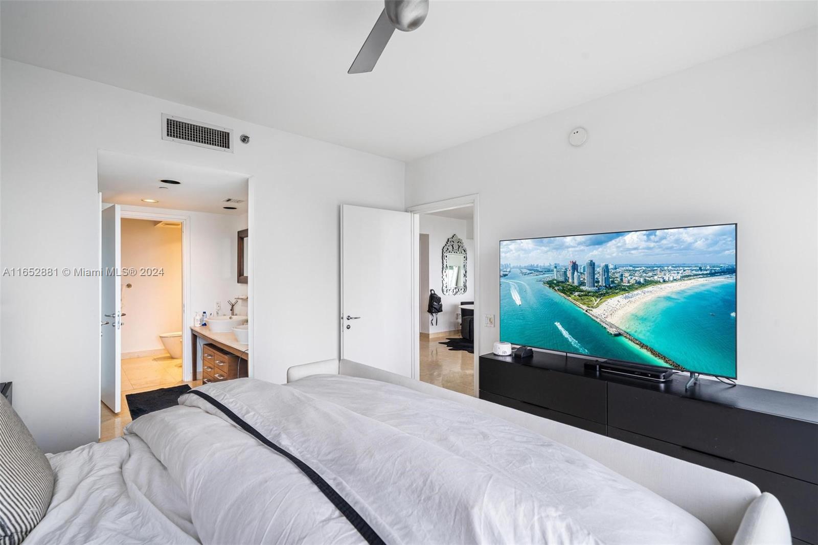 450 Alton Road, Unit 808 Miami Beach, FL 33139 - Photo 10 of 18 Gallery Image 10