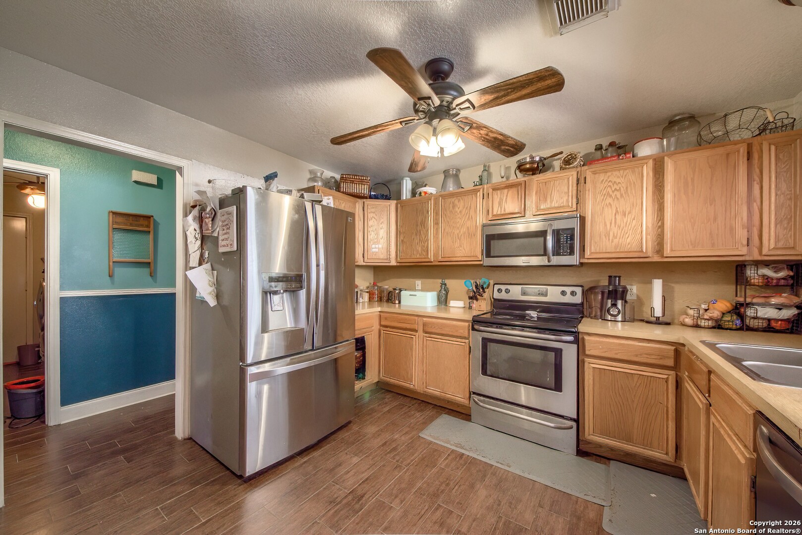 200 Meadowview Drive Lytle, TX 78052 - Photo 14 of 41