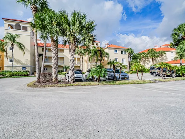 $2,500 | 5075 Harmony Circle, Unit 103, Vero Beach, FL 32967