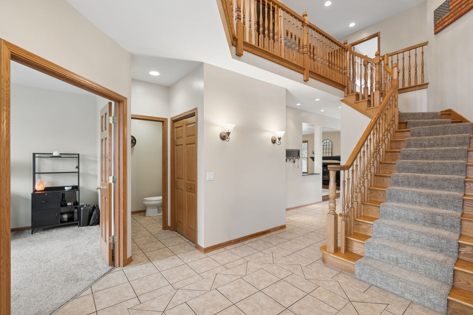 611 Prairie View Lane Hinckley, IL 60520 - Photo 5 of 40 a view of entryway and hall with wooden floor