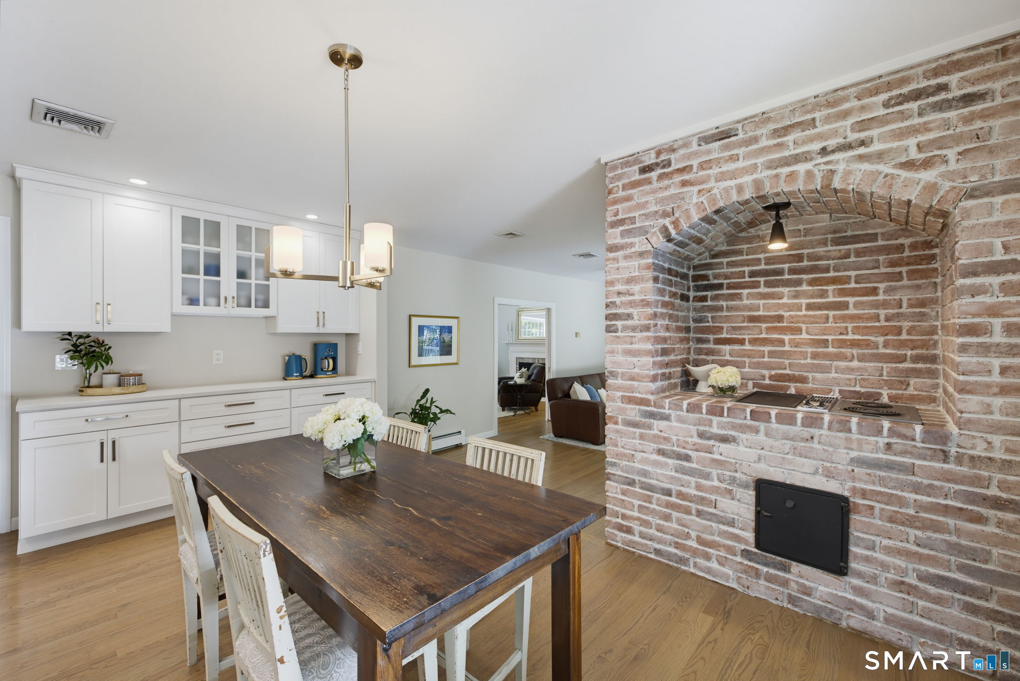212 Cold Spring Road Avon, CT 06001 - Photo 6 of 39