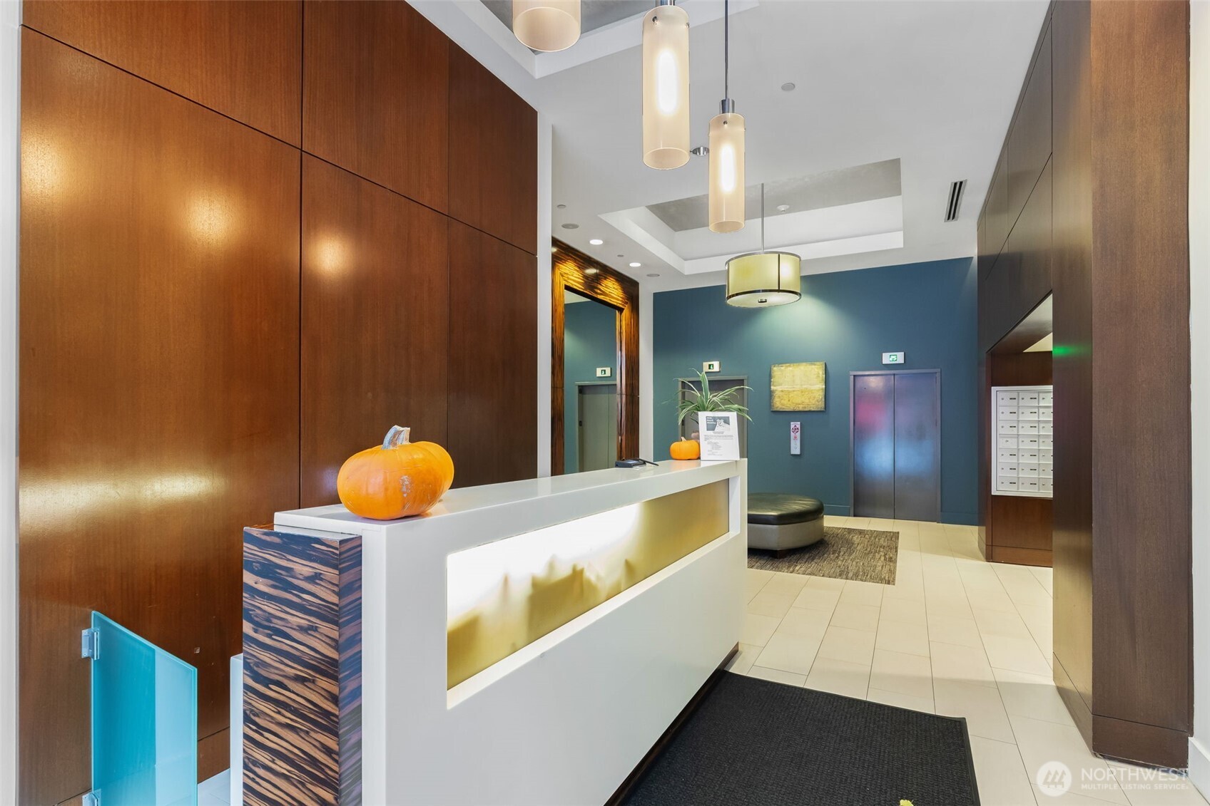 1415 2nd Avenue, Unit 2108 Seattle, WA 98101 - Photo 4 of 27 a view of lobby