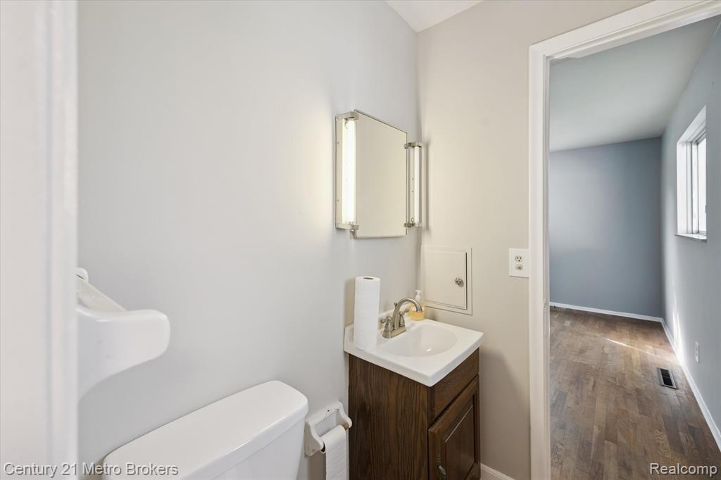 4460 Torrey Road Flint, MI 48507 - Photo 22 of 42