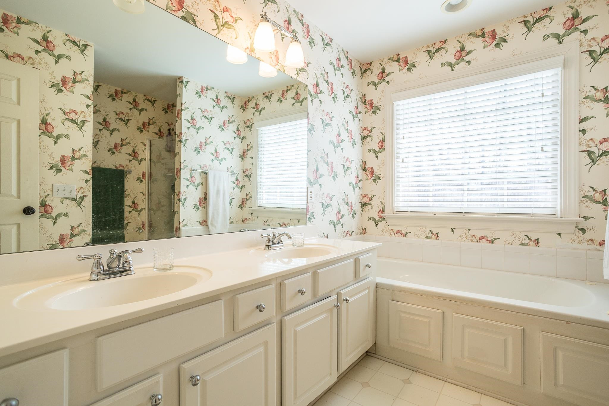 2100 Oakcrest Court Raleigh, NC 27612 - Photo 25 of 39