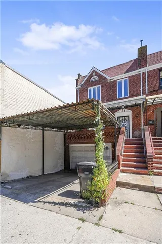 $1,258,000 | 3099 Brighton 1st Place | Brighton Beach