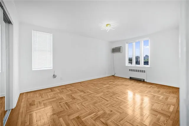 $1,258,000 | 3099 Brighton 1st Place | Brighton Beach