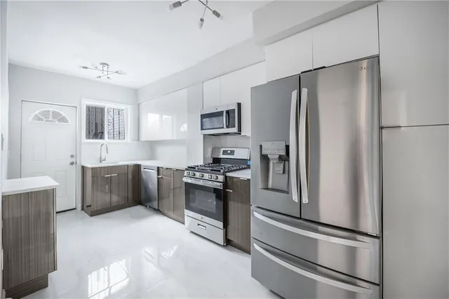$1,258,000 | 3099 Brighton 1st Place | Brighton Beach