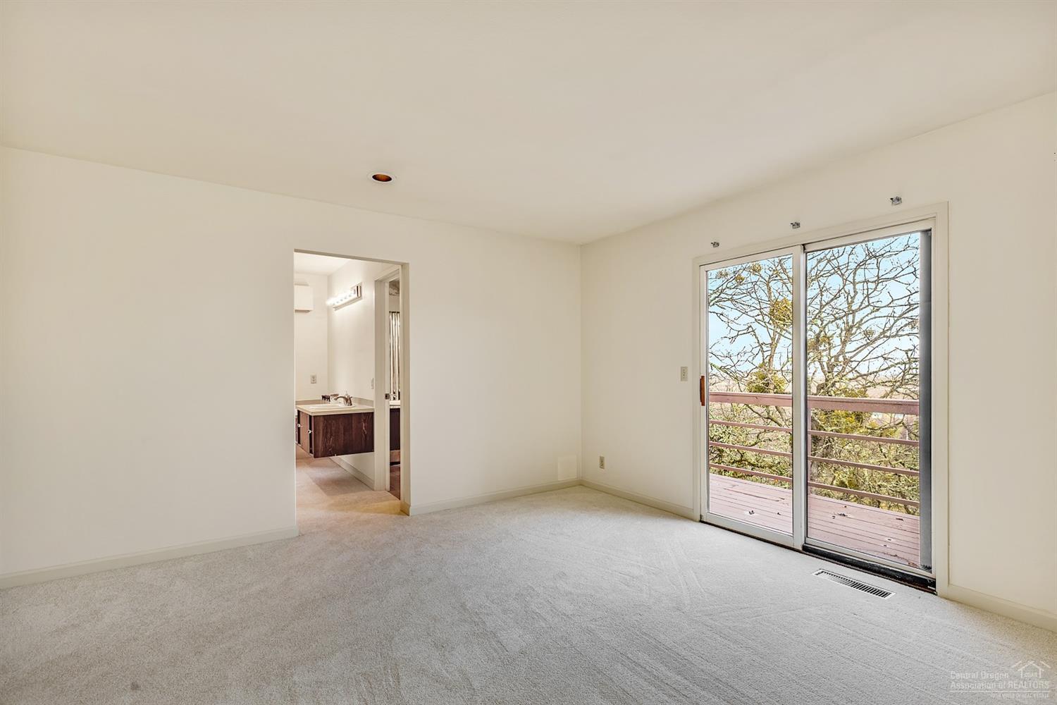 844 Carpenter Hill Road Medford, OR 97501 - Photo 14 of 25 Additional Photo