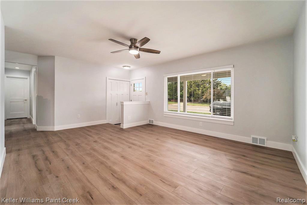 11096 East 10 Mile Road Warren, MI 48089 - Photo 4 of 31