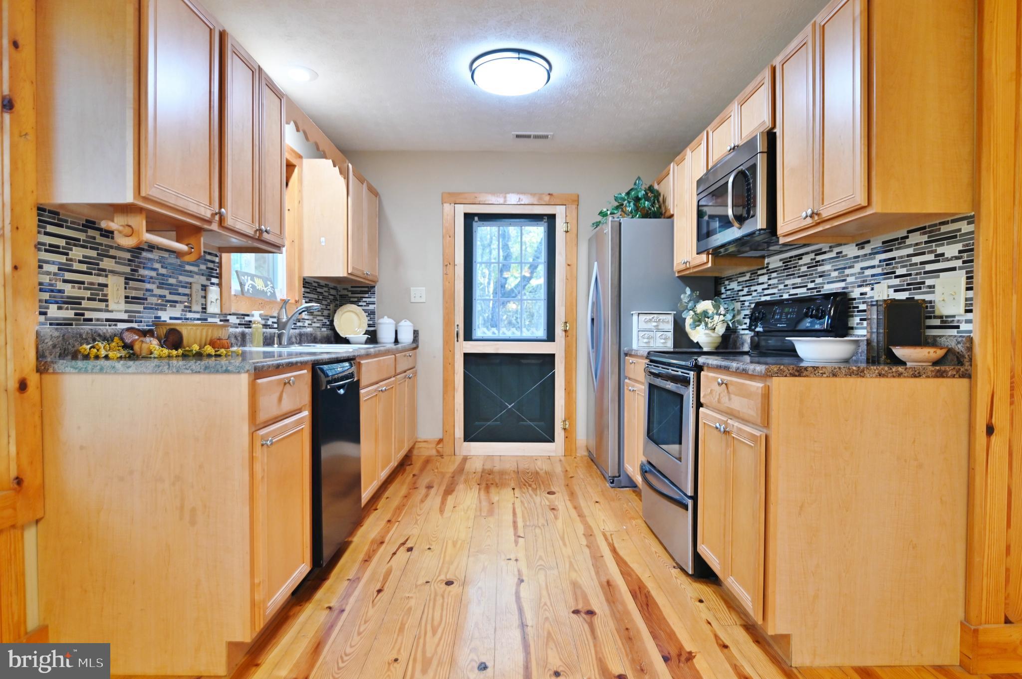 997 Quail Road Basye, VA 22810 - Photo 11 of 58 Kitchen