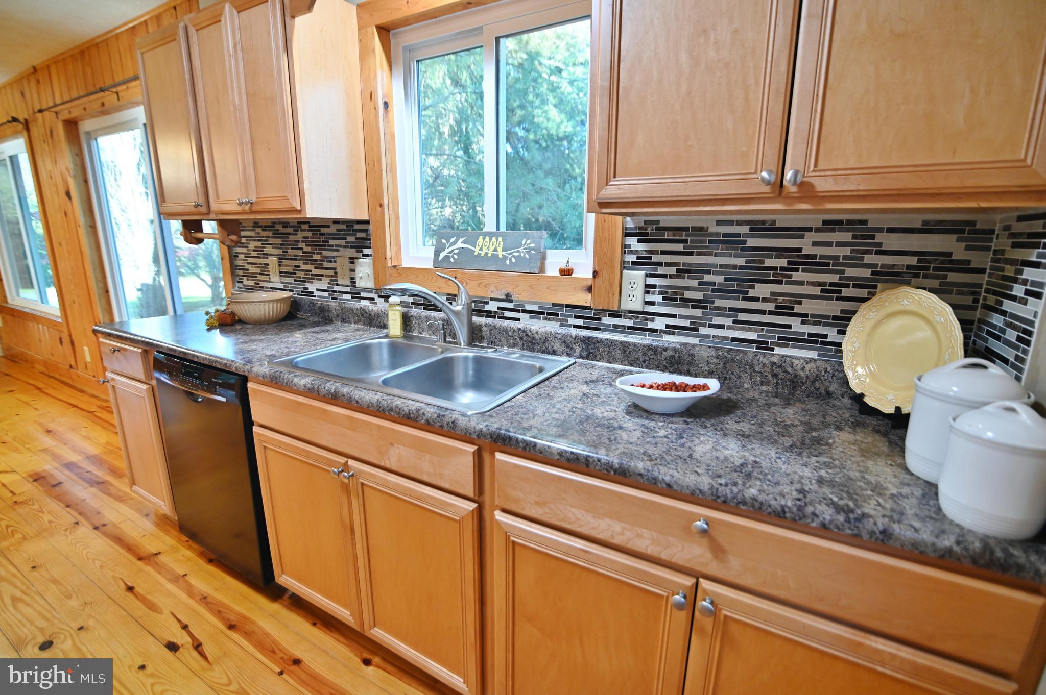 997 Quail Road Basye, VA 22810 - Photo 13 of 58 Beautiful tile and Counter Tops