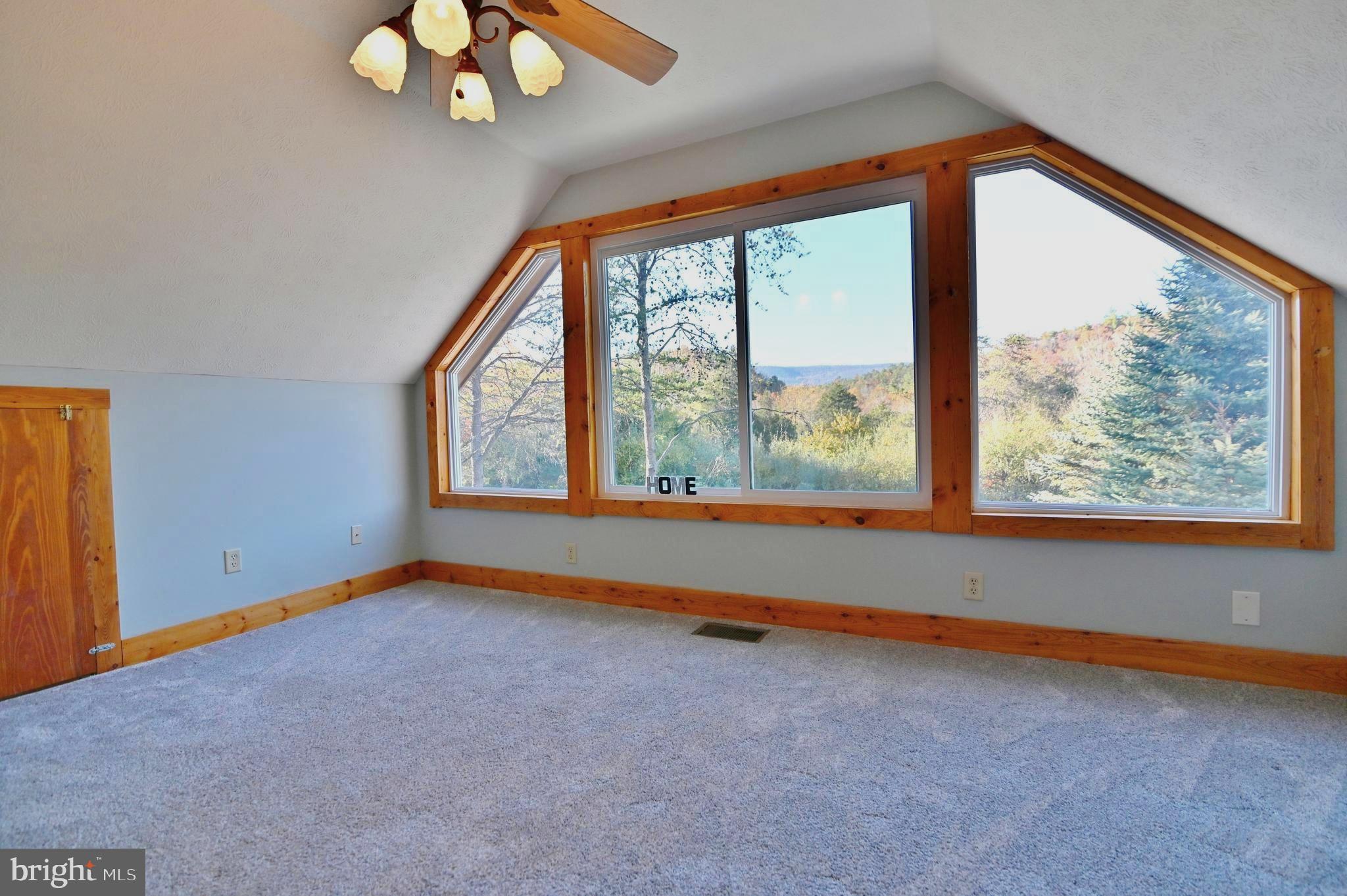 997 Quail Road Basye, VA 22810 - Photo 2 of 58 Upper level views
