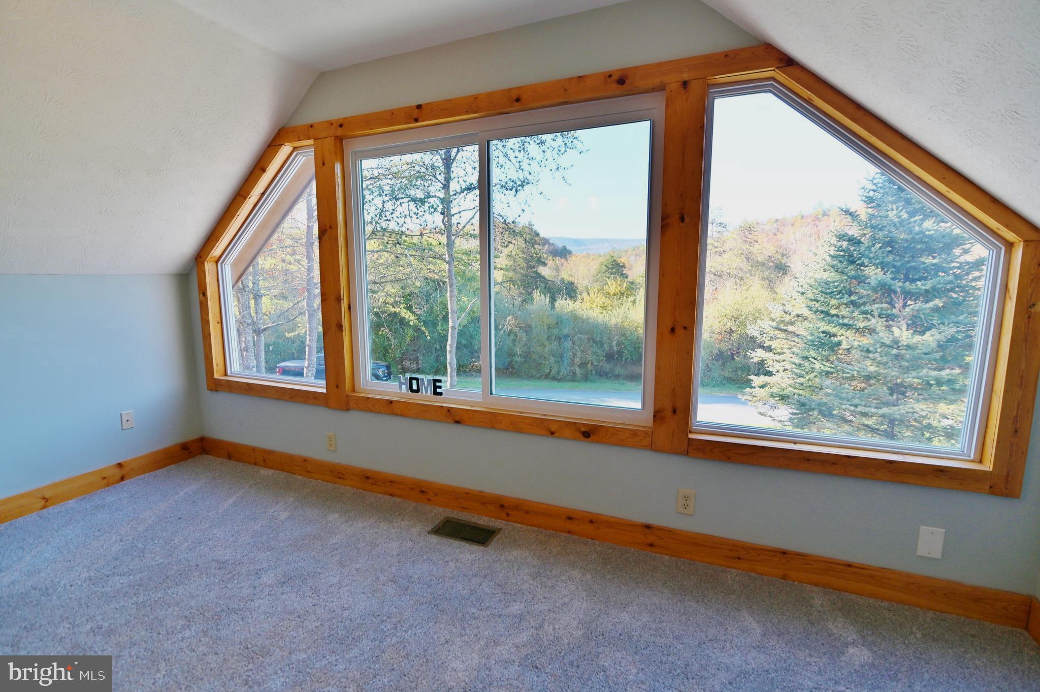 997 Quail Road Basye, VA 22810 - Photo 25 of 58 Upper level - Bedroom