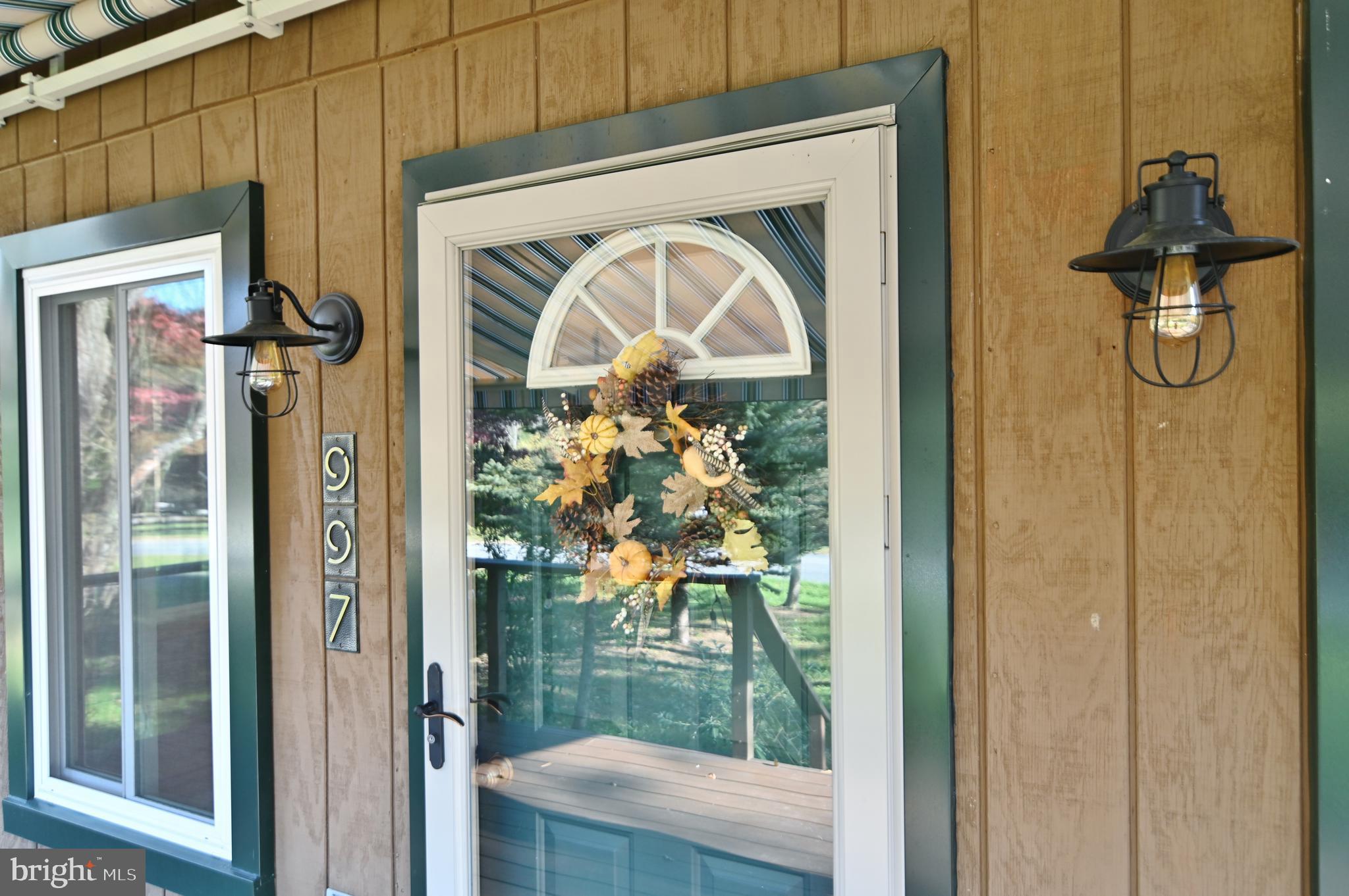 997 Quail Road Basye, VA 22810 - Photo 5 of 58 Entrance