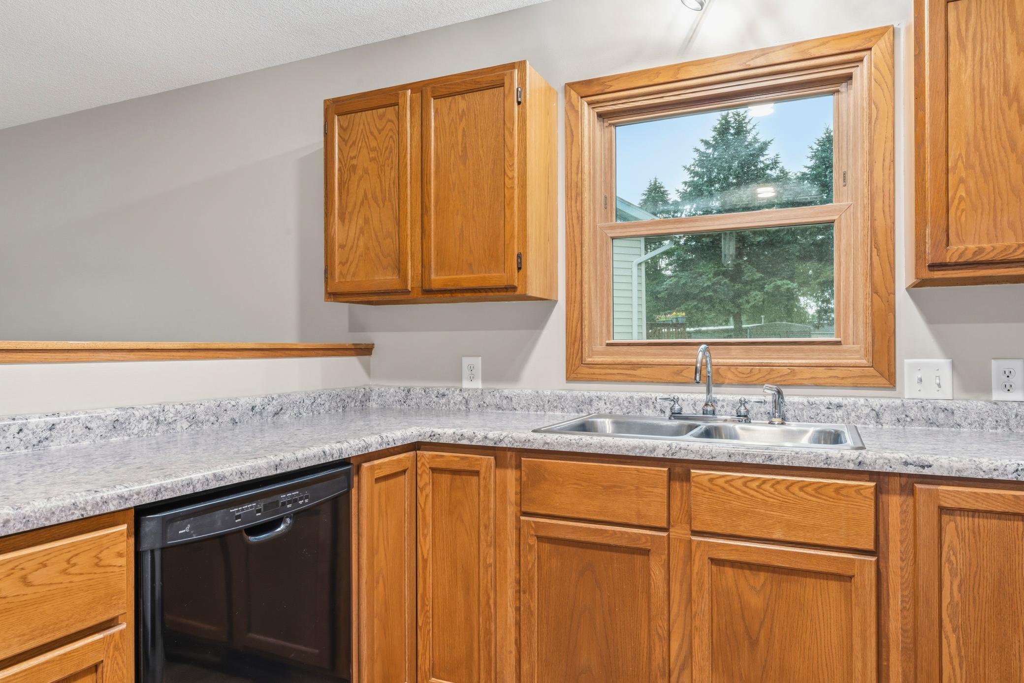 951 West Village Circle Rochester, MN 55904 - Photo 23 of 37