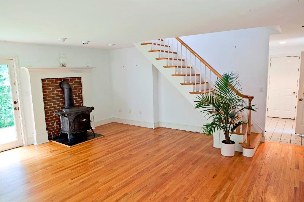 178 Foreside Road Cumberland, ME 04110 - Photo 13 of 31 Family Room