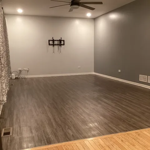 $405,000 | 709 Winterberry Drive, Joliet, IL 60431