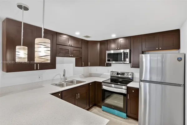 $252,900 | 10400 Southwest 108th Avenue, Unit A215, Miami, FL 33176