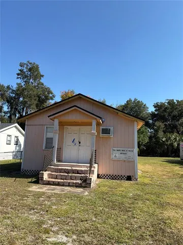 $1,200 | 1121 South Adelle Avenue, DeLand, FL 32720
