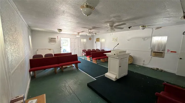 $1,200 | 1121 South Adelle Avenue, DeLand, FL 32720