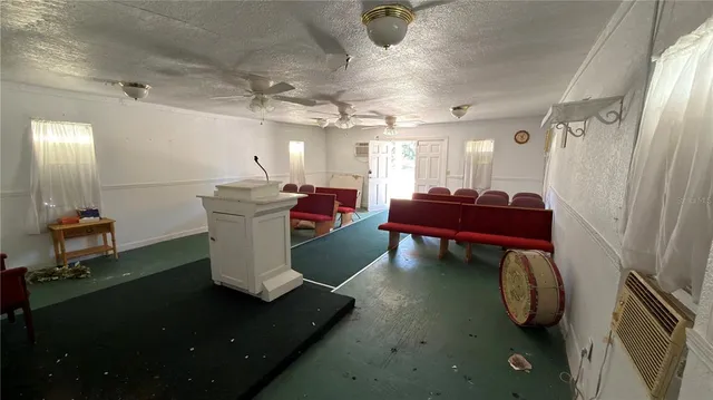 $1,200 | 1121 South Adelle Avenue, DeLand, FL 32720