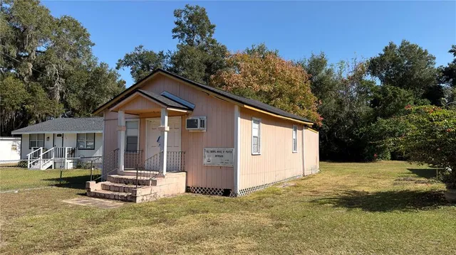 $1,200 | 1121 South Adelle Avenue, DeLand, FL 32720