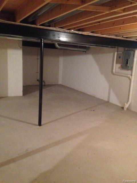 45487 Rathmore Drive Macomb, MI 48044 - Photo 6 of 7 IMG_2967.jpg
