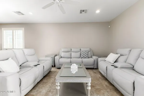 $3,700 | 11410 North 50th Lane, Glendale, AZ 85304