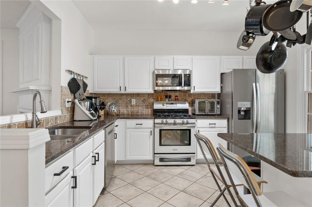 1215 Whitestone Ridge Alpharetta, GA 30005 - Photo 11 of 28