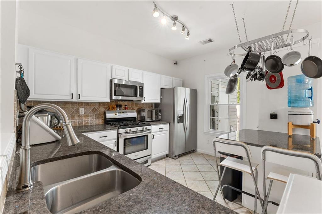 1215 Whitestone Ridge Alpharetta, GA 30005 - Photo 10 of 28