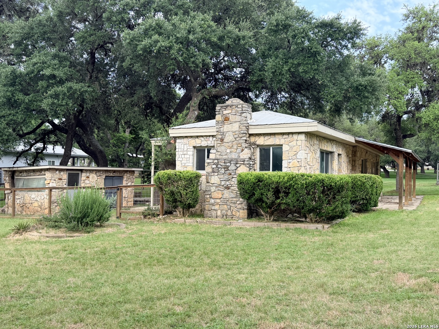 25423 Triangle Loop San Antonio, TX 78255 - Photo 7 of 17