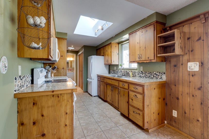 11284 Michael Road White City, OR 97503 - Photo 12 of 35 11284 Michael-15