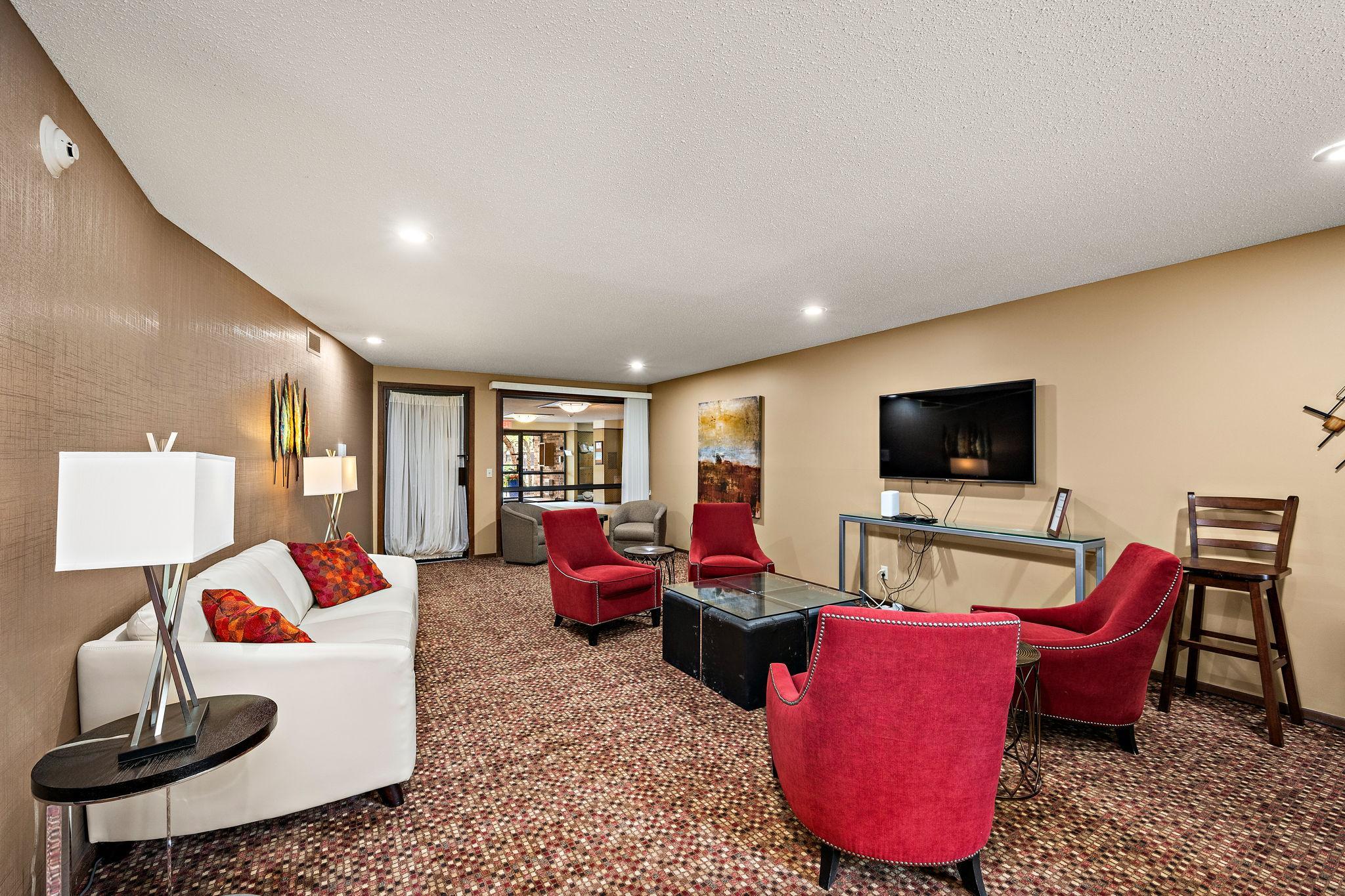 10451 Greenbrier Road, Unit 318 Minnetonka, MN 55305 - Photo 20 of 27