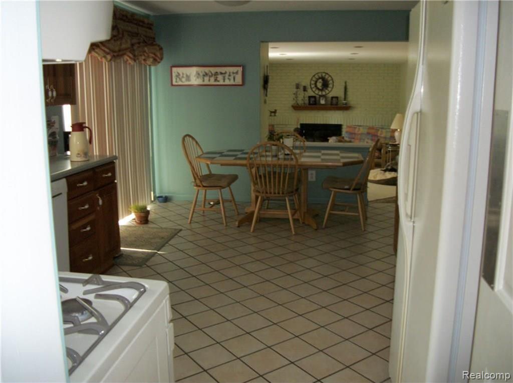 36125 Fredericksburg Road Farmington Hills, MI 48331 - Photo 22 of 63