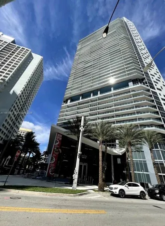$4,200 | 1300 Brickell Bay Drive, Unit 2405, Miami, FL 33131