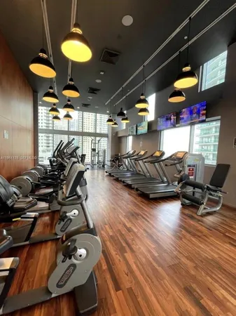 $4,200 | 1300 Brickell Bay Drive, Unit 2405, Miami, FL 33131