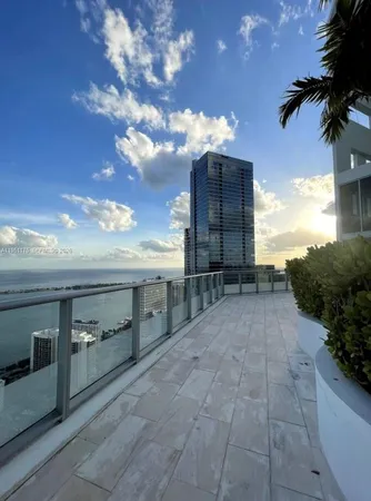 $4,200 | 1300 Brickell Bay Drive, Unit 2405, Miami, FL 33131