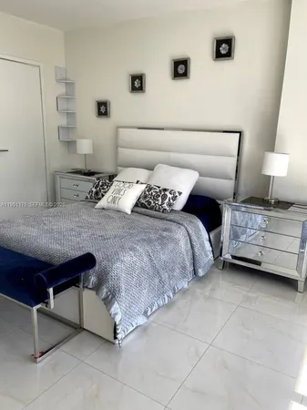 $4,200 | 1300 Brickell Bay Drive, Unit 2405, Miami, FL 33131