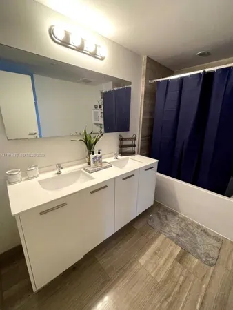 $4,200 | 1300 Brickell Bay Drive, Unit 2405, Miami, FL 33131