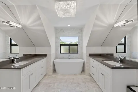 $2,795,000 | 910 East Kaler Drive, Phoenix, AZ 85020