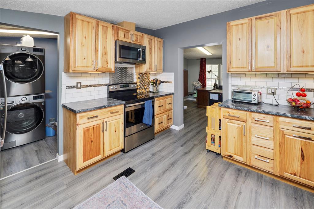 11019 Spivey Road Gibsonton, FL 33534 - Photo 10 of 35 Gallery Image 10