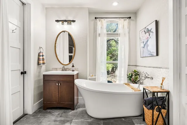 $1,250,000 | 101 Durango, Johnson City, TX 78636