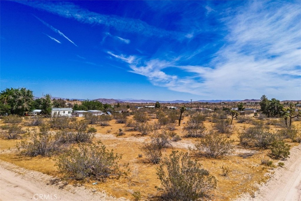 55926 Tanager Road Yucca Valley, CA 92284 - Photo 18 of 24 Gallery Image 18
