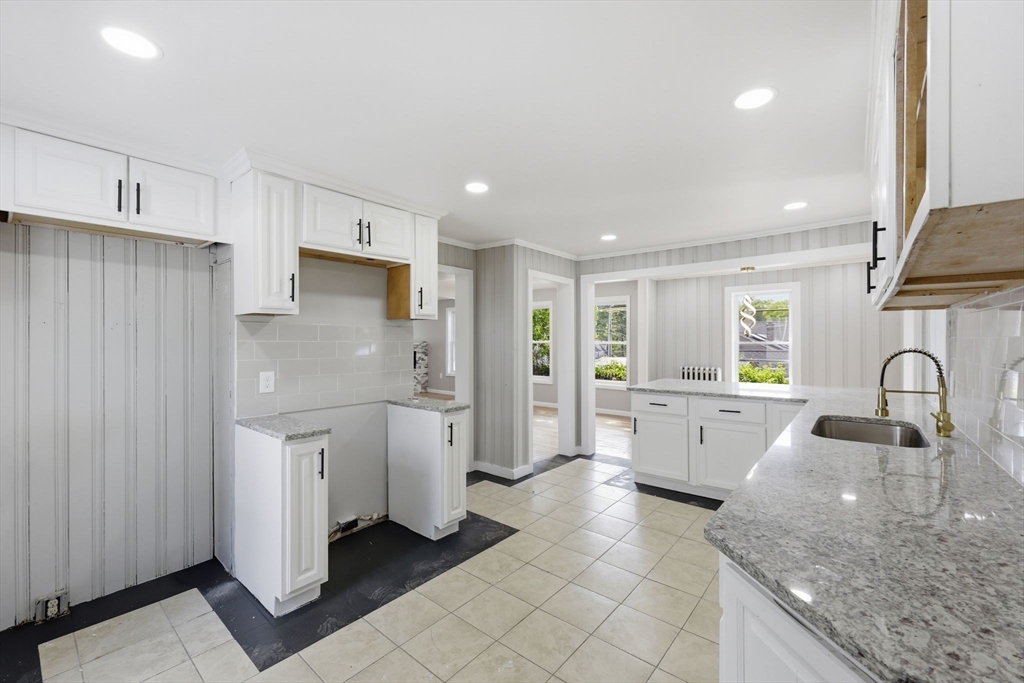 234 Draper Street Springfield, MA 01108 - Photo 14 of 25
